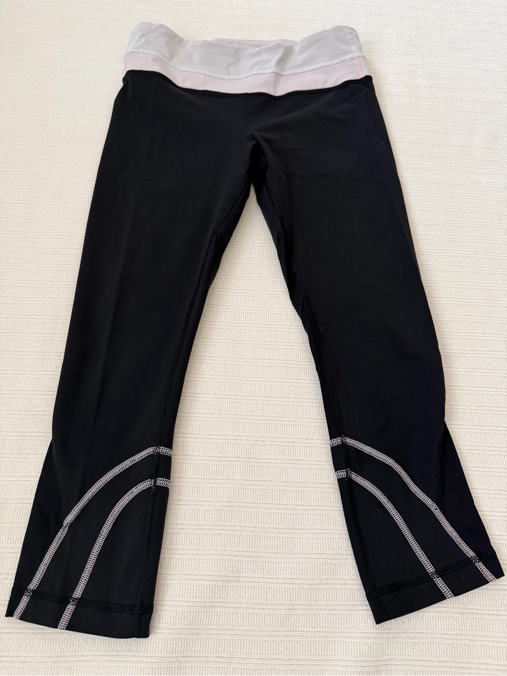Lululemon Run Inspire Crop II Black Pink Waistband Mesh Leggings Size 6 BeS2